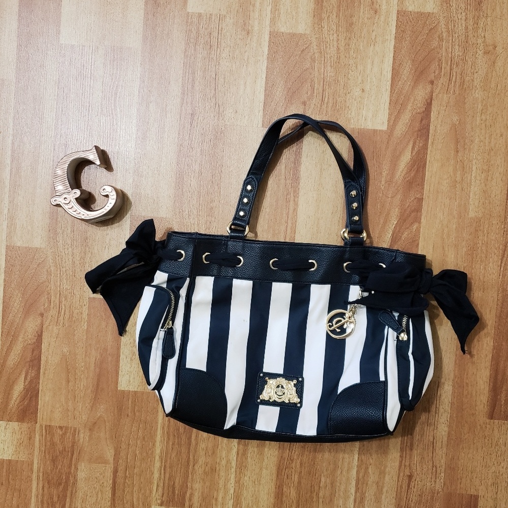 FIRST OFFER! Juicy couture black and white purse